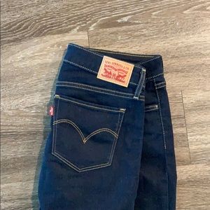 Levi 711 Skinny